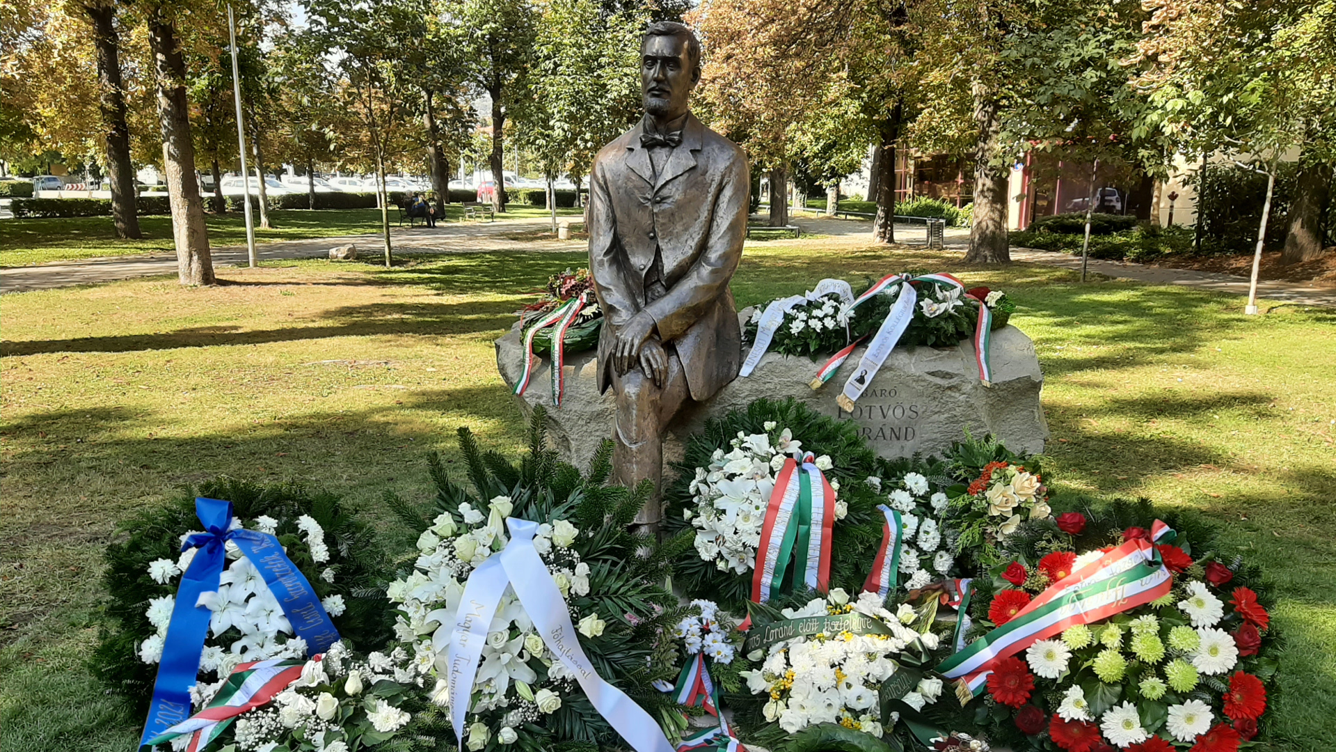 The statue of Roland Eötvös in Budapest: inaugurated